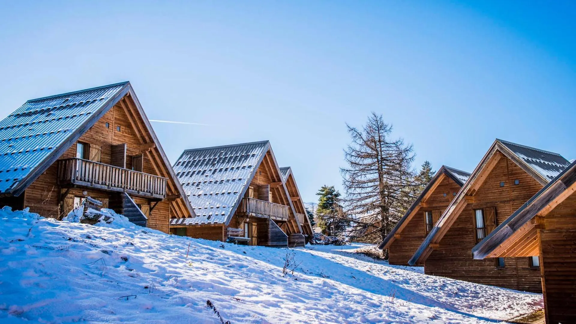 Chalet Mitoyen 3 Pieces 7 Pers. Avec Piscine Et Sauna - Residence Les Flocons Du Soleil - Fr-1-504-78 Le Devoluy